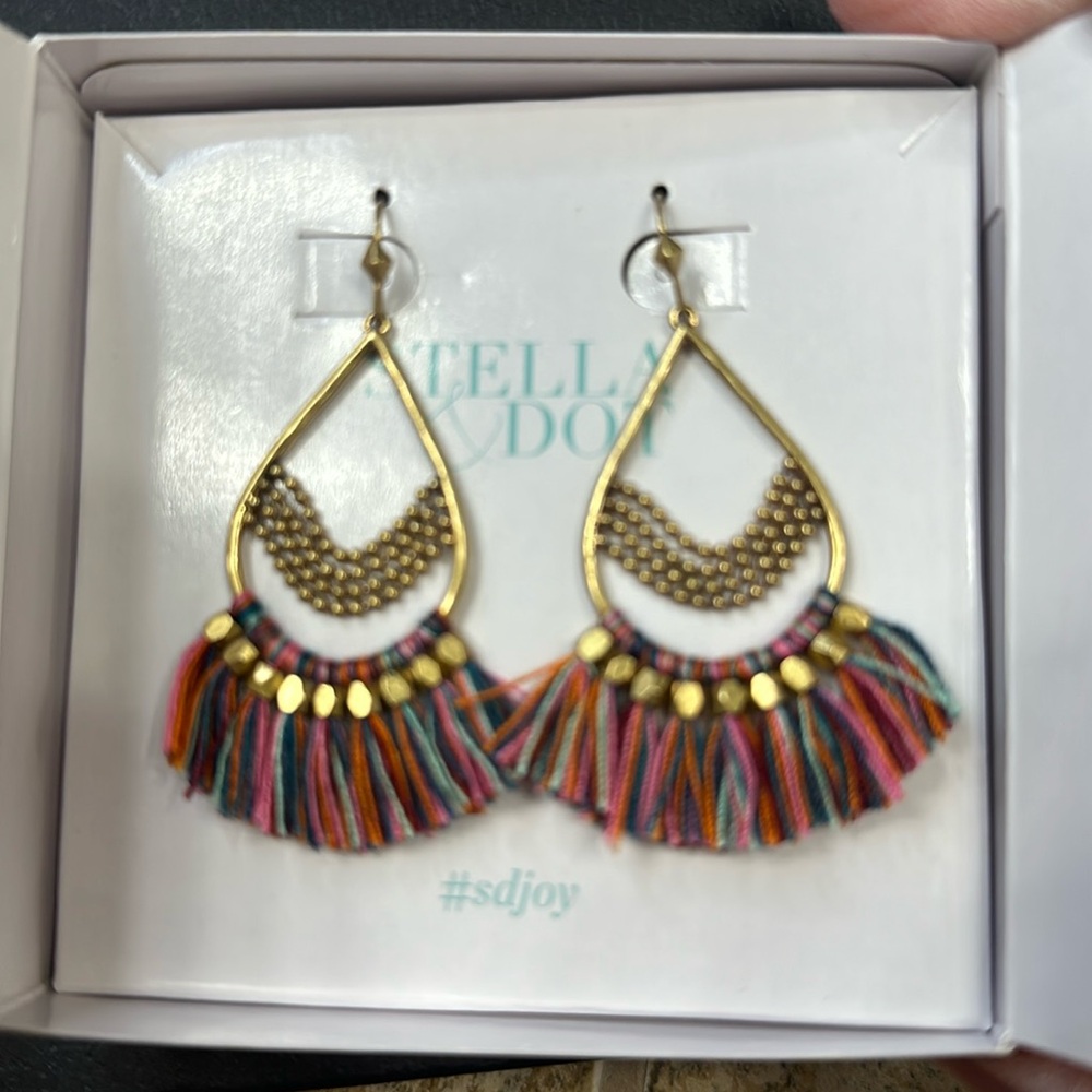 Stella & Dot Roman Chandelier Earrings NIB